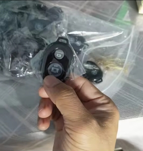 Senza fili per il telefono Bluetooth otturatore remoto pulsanti esterni rilasciare il pulsante della fotocamera Selfie di controllo per gli smartphone Blue Tooth Rem - Product Image 3