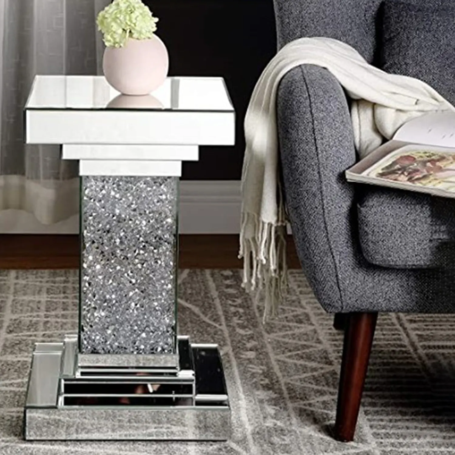 Новинка 2022, дизайнерский зеркальный стол с инкрустацией кристаллами, современный серебристый стол с измельченными бриллиантами, боковой столик с зеркальным покрытием для дома