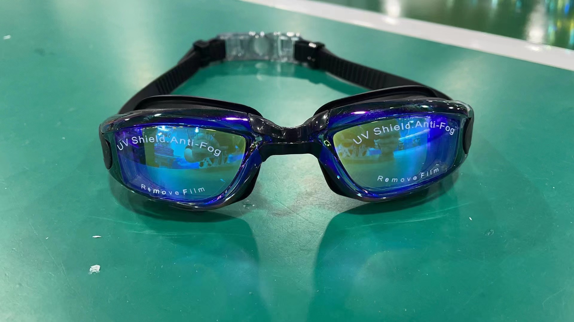 Brilliant black with blue plating