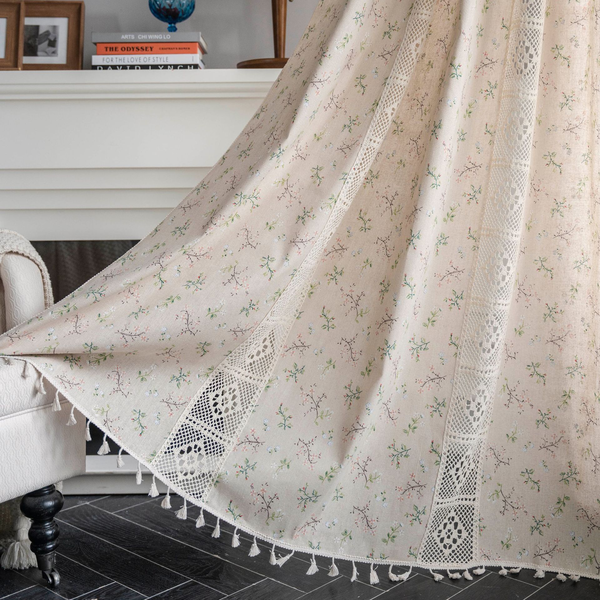 fleurs en soie beige avec coutures au crochet