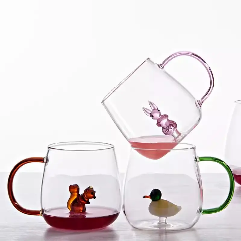 كوب شرب زجاجي من البورسليكات مخصص كوب مع صورة كرتونية ثلاثية الأبعاد نبات حيواني مع مقابض ملونة