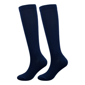 Özel erkek ve kadın sıkıştırma spor çoraplar gençlik dolaşım desteği çorap çorap koşu için alt Logo ile - Product Image 4