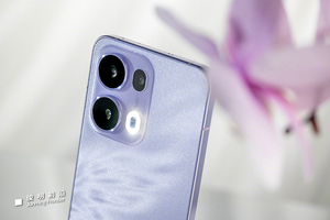 Reno 13 Pro 683 ''15Kディスプレイ120Hz寸法8350 64MPカメラ5800mAhバッテリー100W急速充電5GスマートフォンIP68IP69