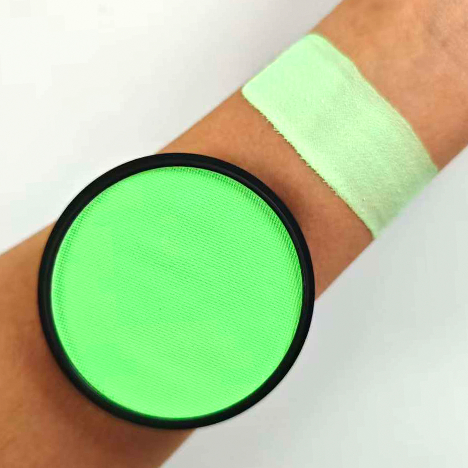 UV Light green