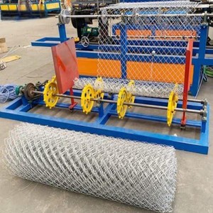 Máquina automática de malla de valla ciclónica/máquina de tejer de valla de enlace de cadena a precio de fábrica con motor como componente central - Product Image 4