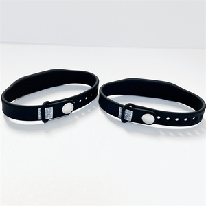 Braccialetto elastico elasticizzato in Silicone con Chip Nfc per controllo accessi con codice Qr Nfc 215 Wristband - Product Image 5
