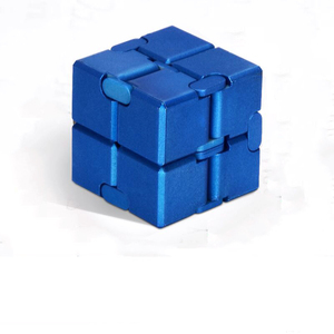 Игрушечный кубик-антистресс для детей и взрослых - Product Image 1