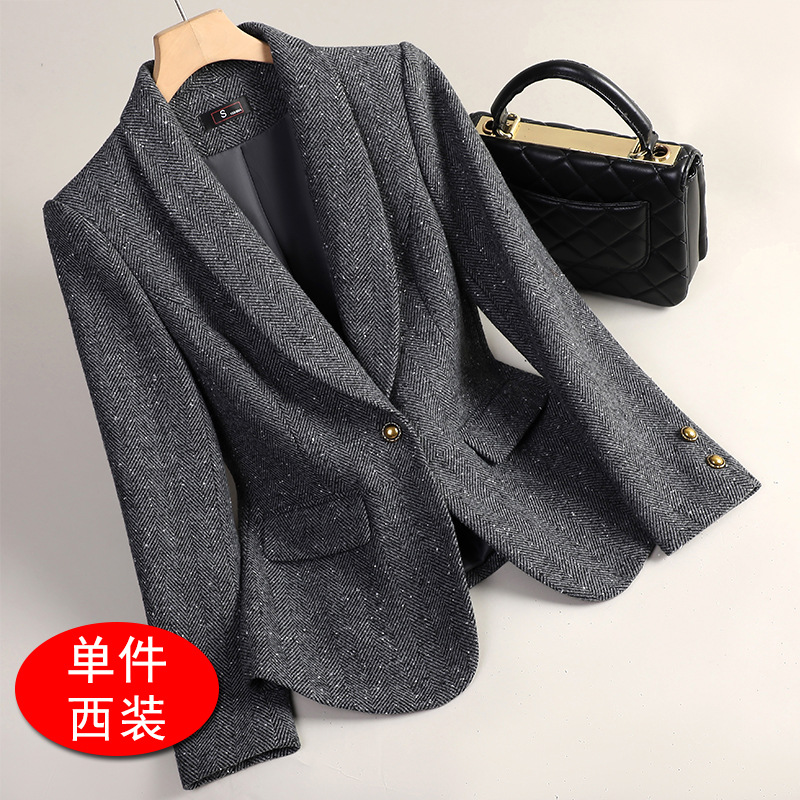 gray suit
