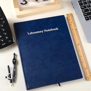 Laboratorio Notebook laboratorio quadruplo scienza libro di laboratorio con pagine a griglia numerate pagine e sommario per la chimica - Product Image 1