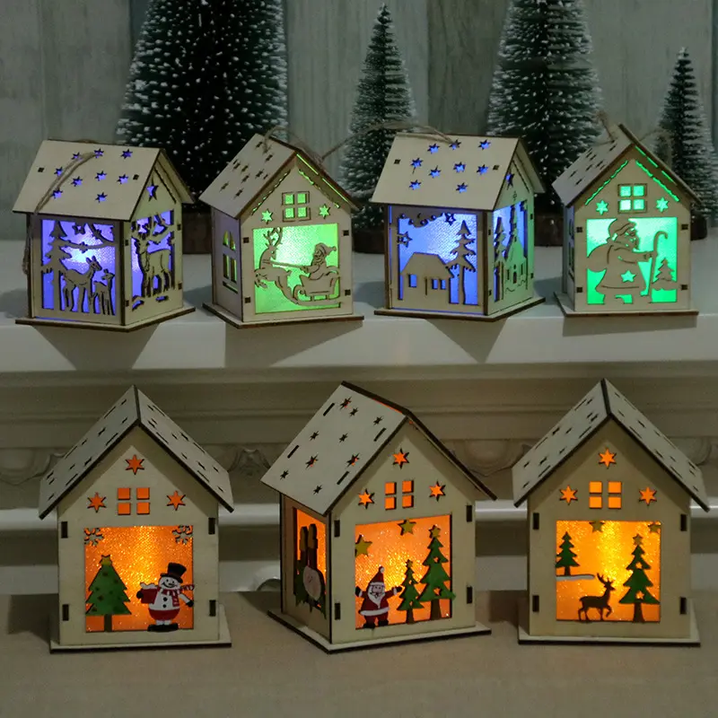 Casa de madera con luz LED para Festival, con batería, árbol de Navidad, adornos colgantes, regalo de Navidad, decoración de boda