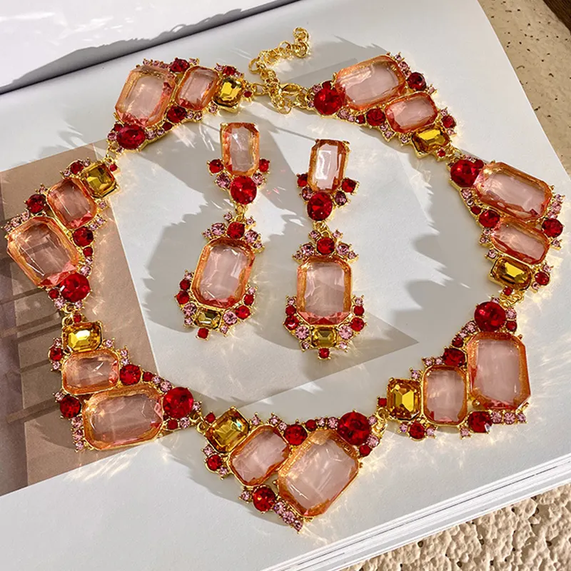 2024 nueva llegada joyería de moda francés Medieval caramelo Rosa cristal gargantilla collar nupcial cristal piedras preciosas pendientes mujeres