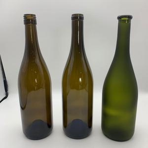 750ml Amber cam <span class=keywords><strong>Hock</strong></span> şişeleri yuvarlak şekil kahverengi yeşil renk cam boş şarap mantarlı şişeler stoper/vida metal kapak