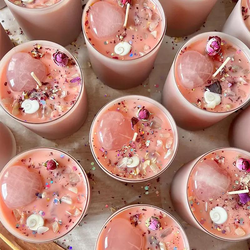 Velas de soja perfumadas de lujo personalizadas en tarro de cerámica con forma de pilar de etiqueta privada y velas perfumadas de cristales de flores secas