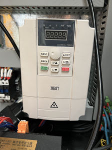 Enrutador CNC de alta calidad 1325 3KW DSP Mach3 Control refrigerado por agua para tallado de madera PVC para proyectos de puertas - Product Image 6