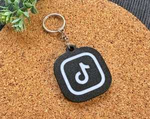 Promosyon özel 3d Pvc kauçuk silikon Rfid anahtar zincirleri NFC Logo anahtarlık 3D baskılı sosyal medya Instagram Keyname dokunun kart - Product Image 5