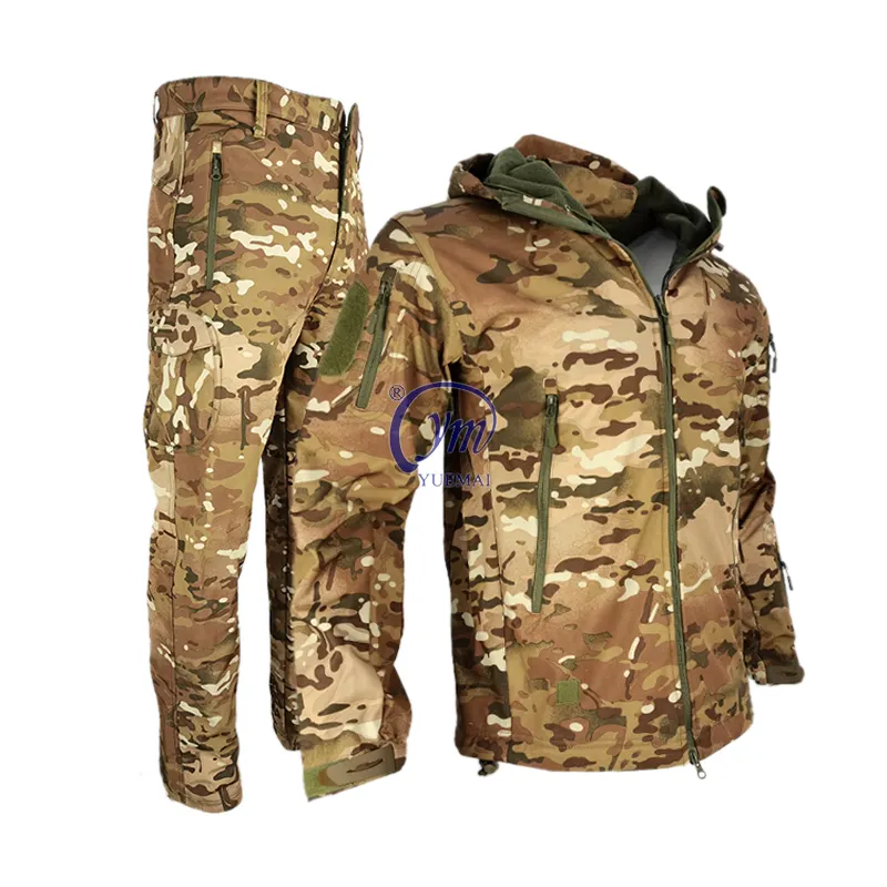 Giacca con cappuccio in pile sportivo tattico caldo da uomo tuta Submachine Soft Shell in pelle di squalo