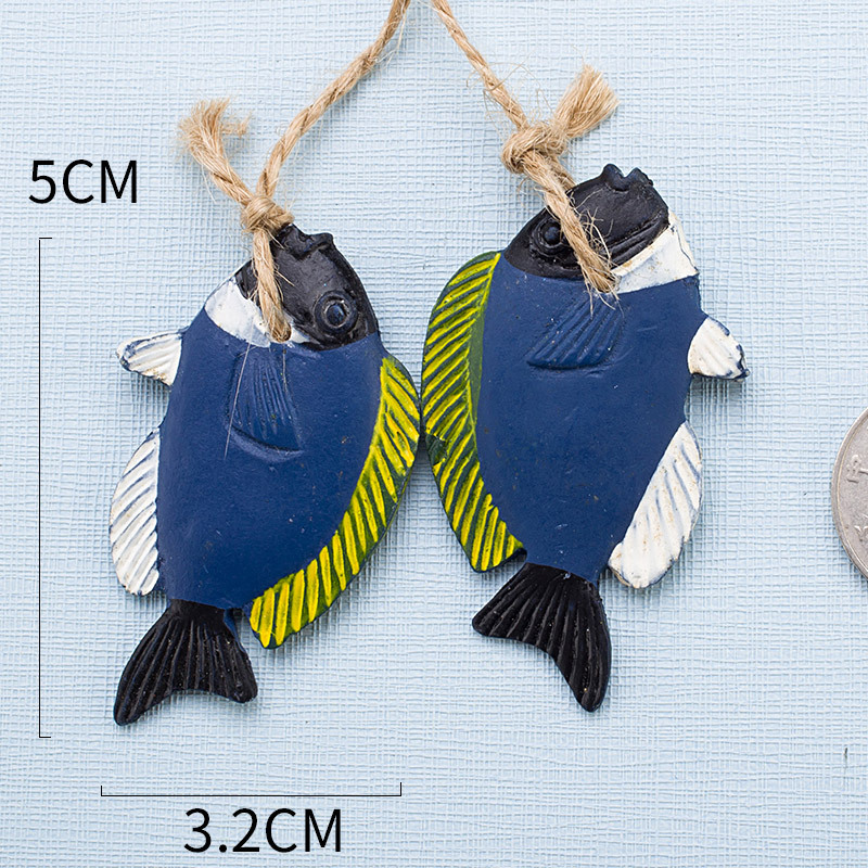Two fish, both blue