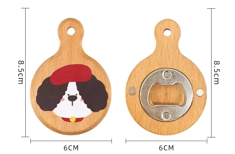 Abridor de botellas con forma de cachorro, de haya amarilla, sombrero rojo (redondo con asa).