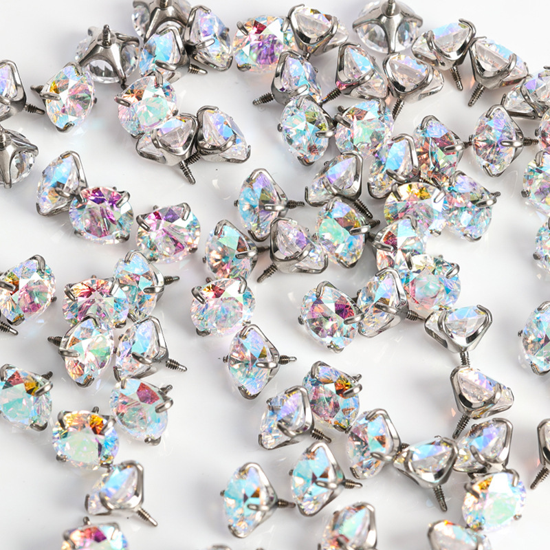 Ab colored zirconium