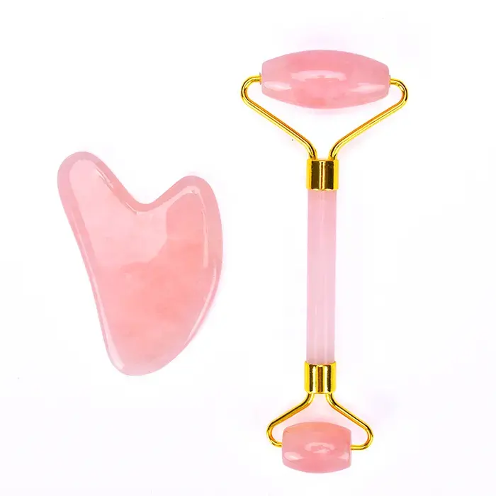 Esteticista suministra productos de belleza para el cuidado de la piel herramientas de cuidado facial personalizadas rosa cuarzo cristal piedra Jade rodillo Guasha Kit