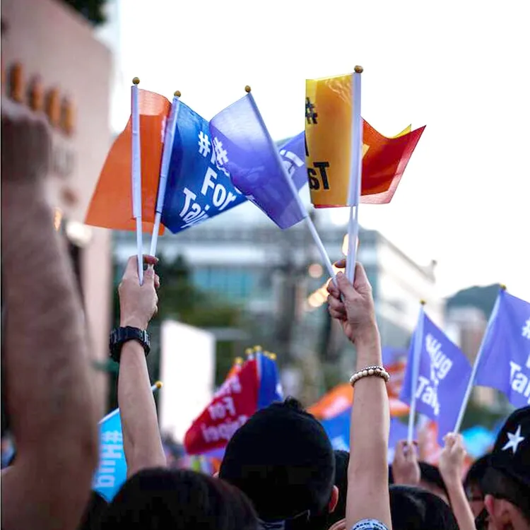 Poliestere impermeabile che pubblicizza tutti i tipi di bandiera personalizzata della mano del tacchino del Festival, bandiera del Festival, bandiera sventolante della mano del poliestere haiti del poliestere