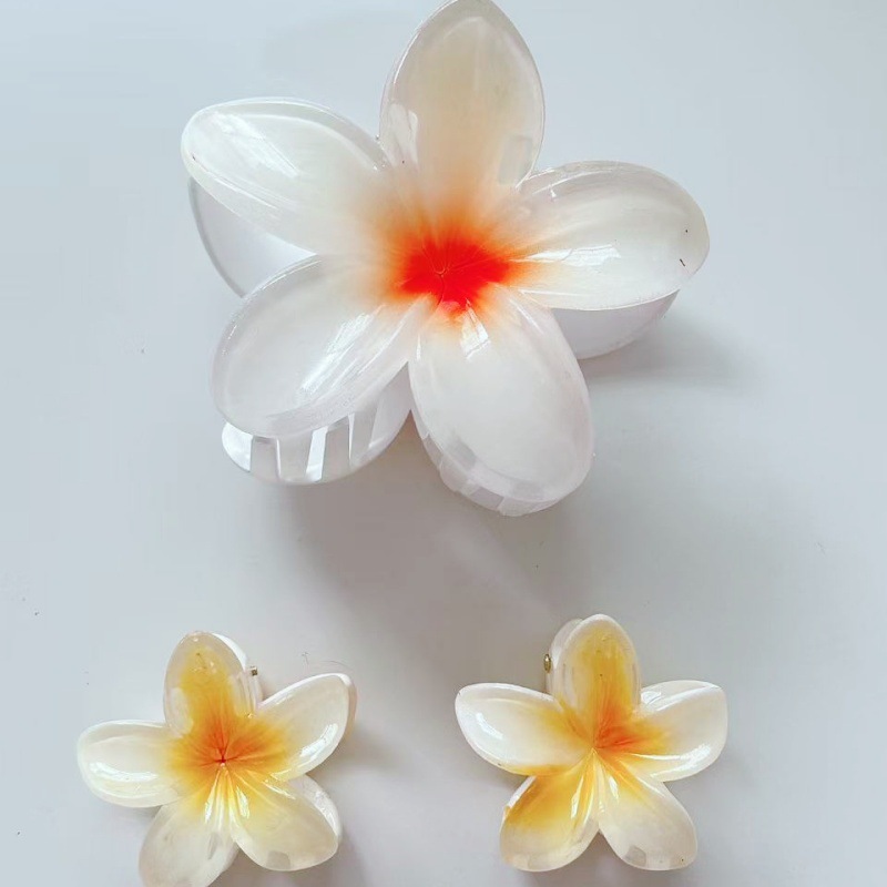 White three pieces in bulk