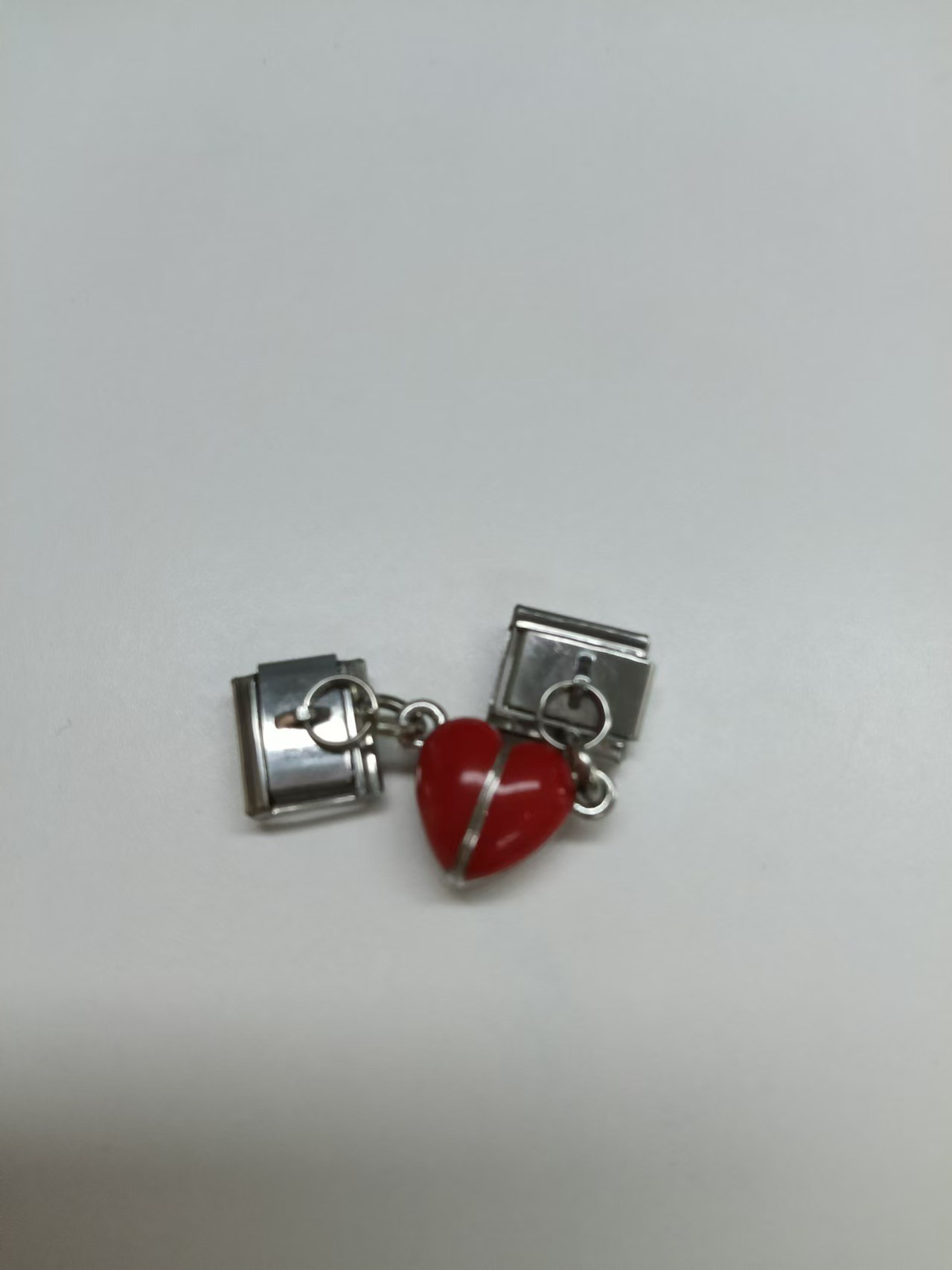 (luminous) red magnetic module pendant 1 pair