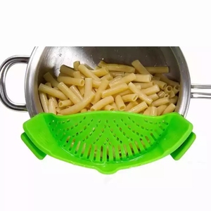 Kitchen Gadget Tool <strong>Strain</strong> <strong>Pot</strong> and Pasta Strainer Adjustable Silicone Clip on Strainer for Pans - Product Image 5