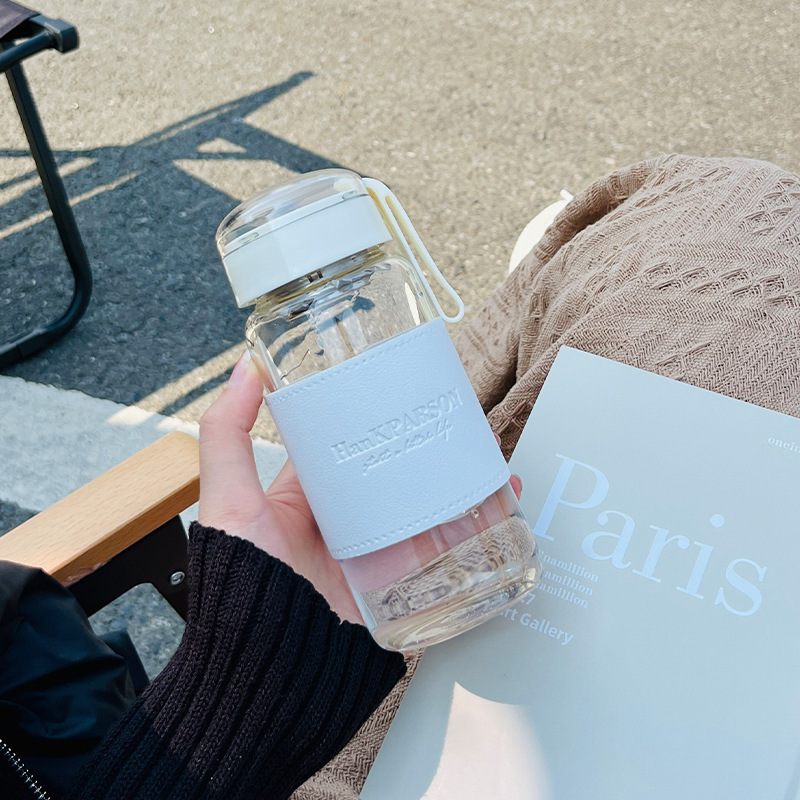 Off-white (including tea strainer)
