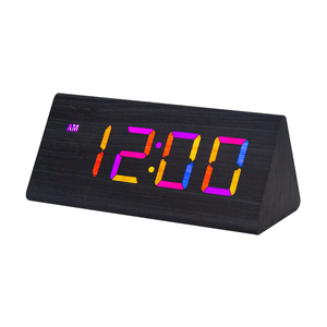 EMAF termometro igrometro decorazione per la casa in legno scrivania tavolo triangolo orologio da tavolo umidità Display temperatura RGB digitale sveglia - Product Image 1