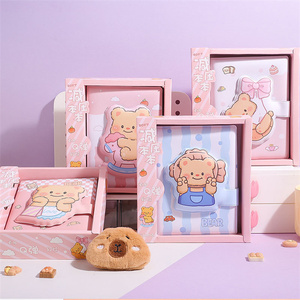 Suministros de cuadernos de oficina escolar para mujeres 2025 diseño de oso Kawaii cubierta de cuero planificador diario con página interior colorida