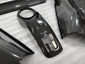 Ferrari <span class=keywords><strong>F8</strong></span> otomobil parçaları OEM tarzı kuru karbon Fiber otomotiv aksesuarları Ferrari <span class=keywords><strong>F8</strong></span> için motor iç kiti