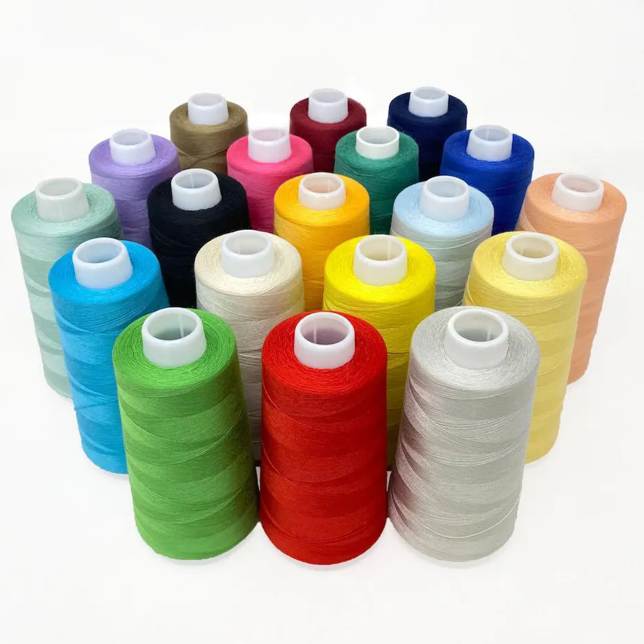 Küresel geri dönüşümlü GRS 40S/2 5000 metre eğirilmiş polyester dikiş ipliği çeşitli renkler