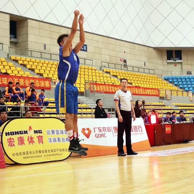 Schlussverkauf aus chinesischer Fabrik niedriger Preis hohe Qualität Indoor Basketball Sport Holzboden Squash-Feldboden