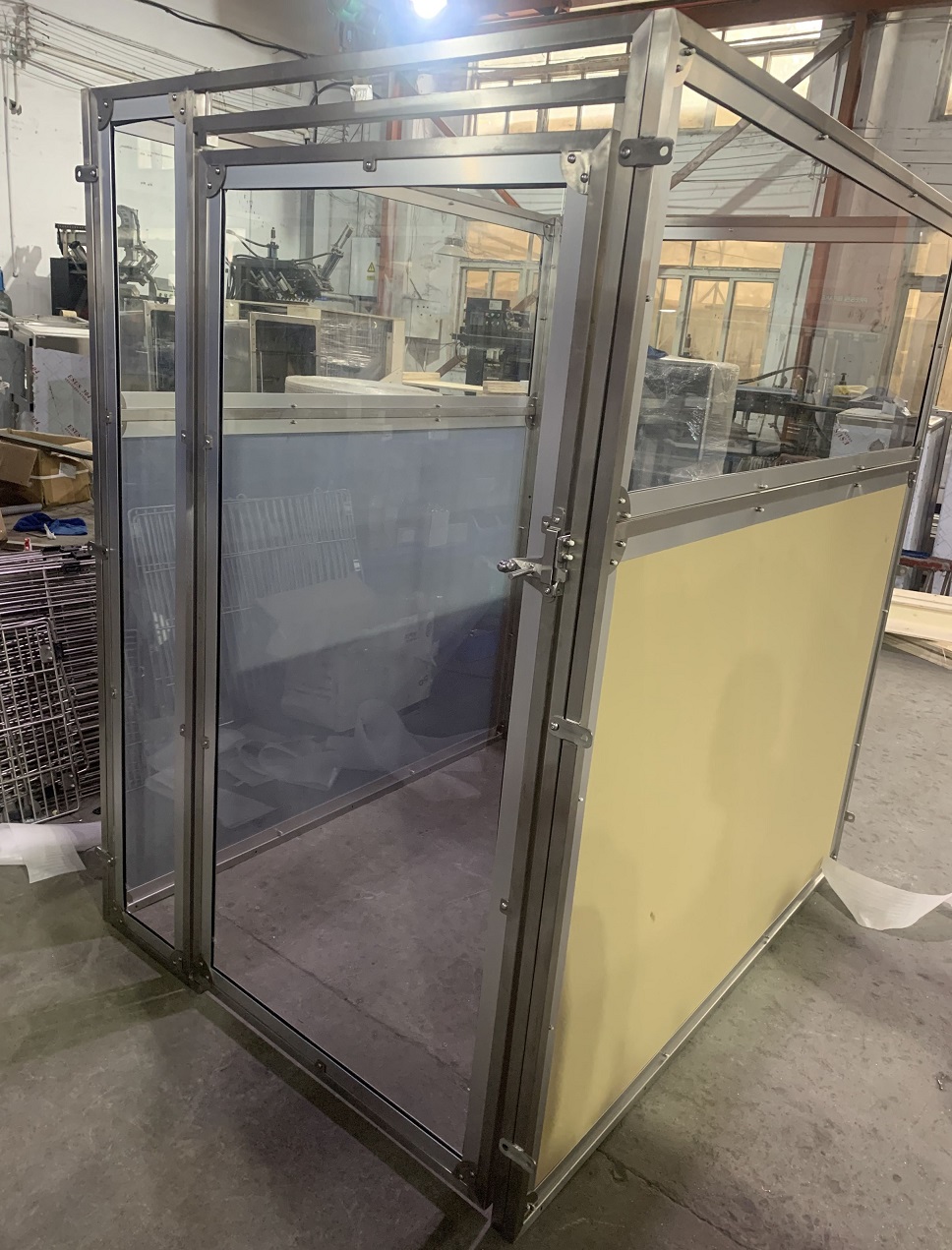 FRP Draining Kennel with Tempered Glass Door