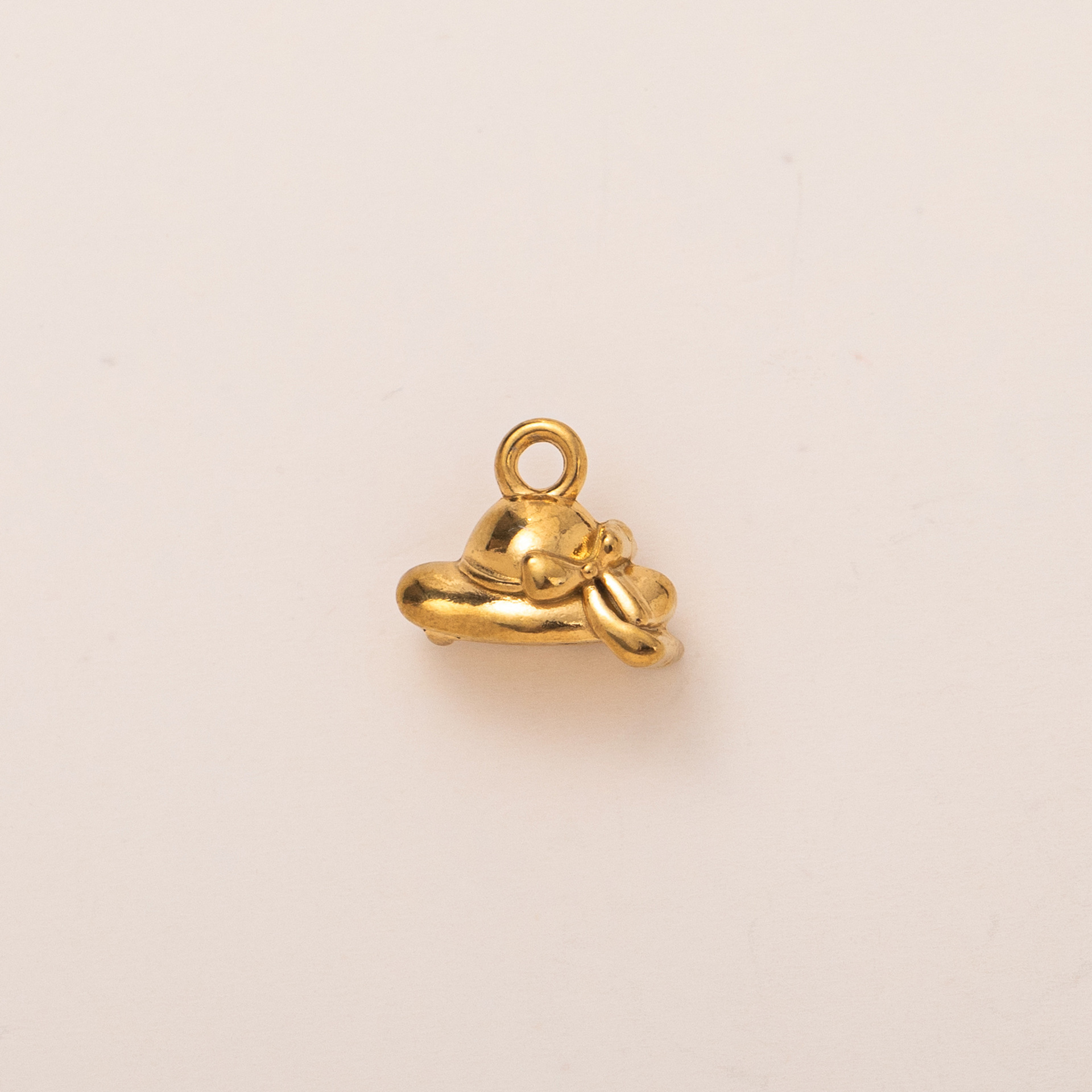Bow hat pendant