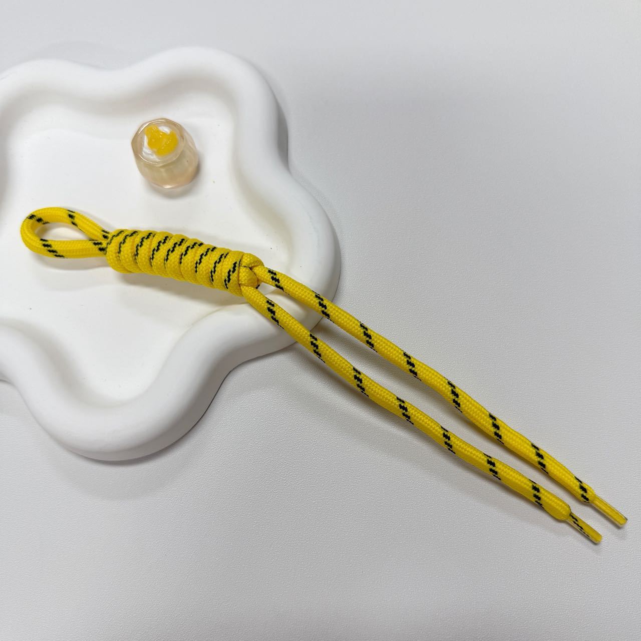 01 yellow