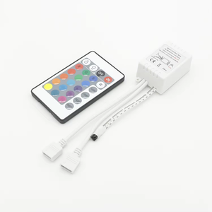 Prezzo di fabbrica 24 tasti RGB Led Controller DC5-24V 6ALed Dimming Controller Dual connettori uscita IR telecomando