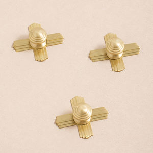 Kiansi hk0531 क्रूफिक्स ठोस पीतल फर्नीचर हैंडल और कुनब कैबिनेट बेडसाइड टेबल दराज छोटे दरवाजे के पुल को संभालता है। - Product Image 4