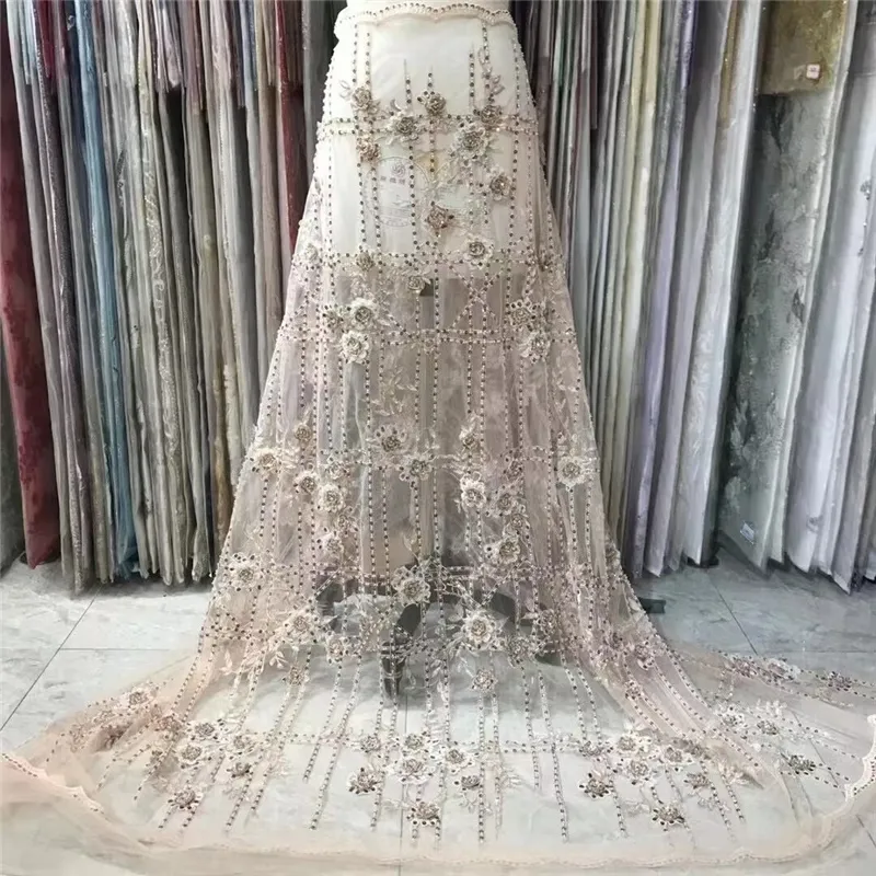 Nouvelle arrivée vente chaude broderie perle et paillettes fleurs net dentelle robe de mariée tissu Nigeria dame prix usine