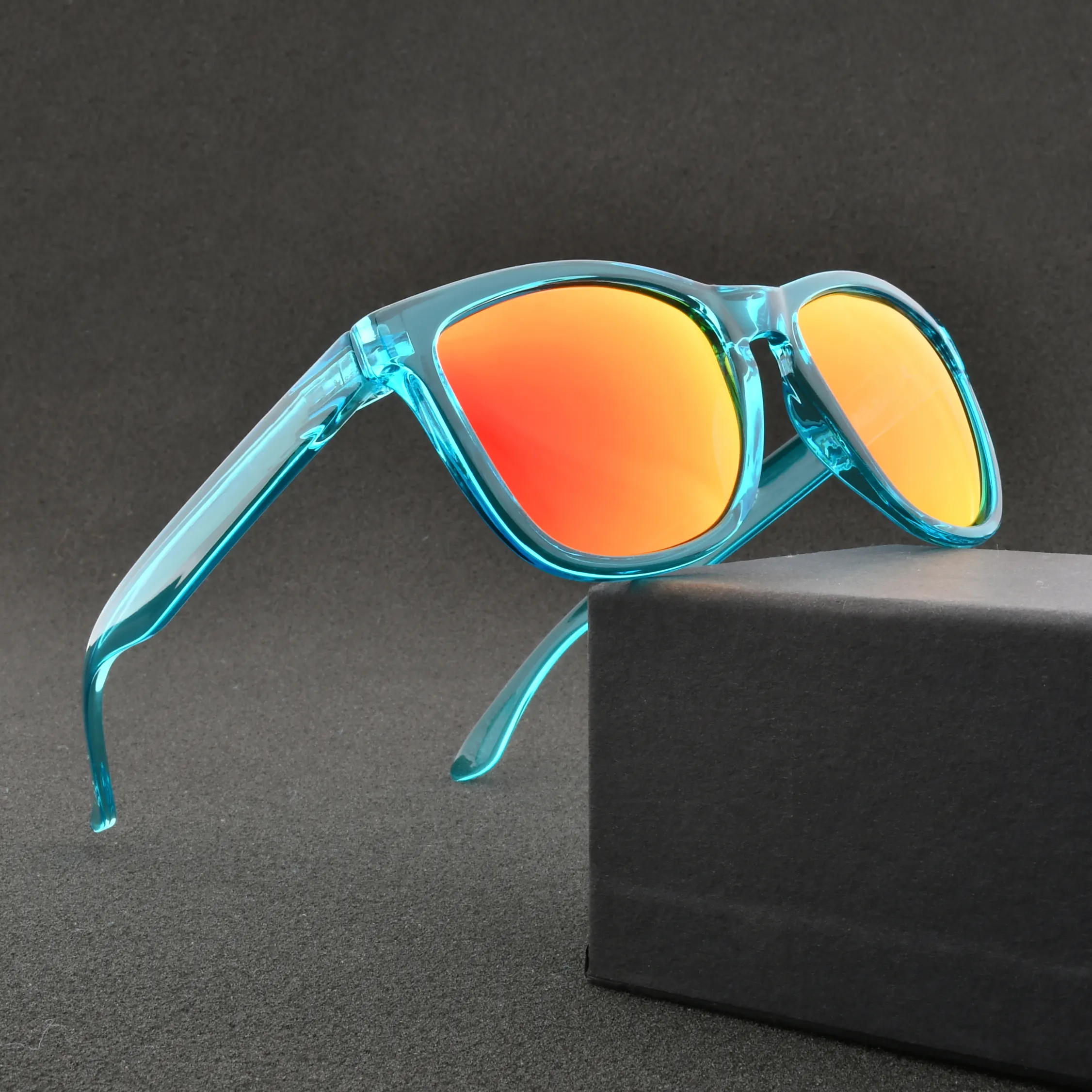 Occhiali da sole polarizzati classici Vintage US004 quadrati OEM vendita diretta in fabbrica Logo personalizzato occhiali da sole polarizzati da Guangzhou