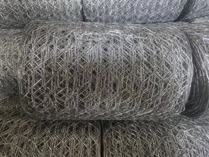 Эффективная электро гальванизированная шестиугольная сетка из куриной проволоки 1/2 дюймов для ограждений для домашней птицы и ограждений для животных - Product Image 4