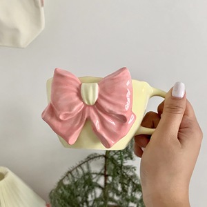 Cốc cà phê trái tim cô gái dễ thương hiện đại Hepburn cốc nước giá trị cao Cốc gốm sứ ba chiều vẽ tay theo phong cách Hàn Quốc - Product Image 1