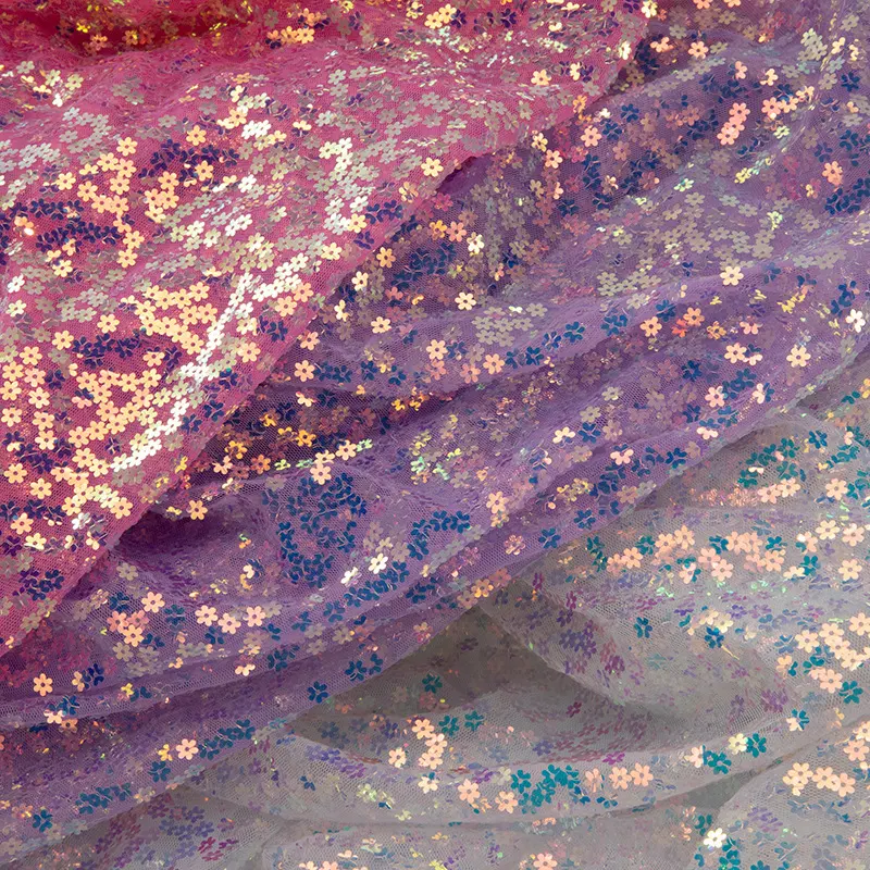 Toptan yüksek kalite 3mm sihirli renk Sequins kumaş parlak renkli altın gümüş Polyester kumaş payetler işlemeli kumaş