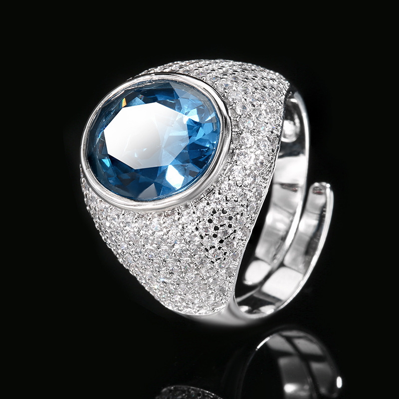 Bague ouverte en cristal pointu bleu platine