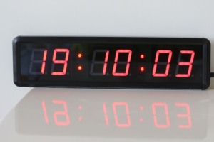 Hot Sale 1,8 Zoll 6-Segment-Display Elektronische Uhr Große LED-Countdown-Intervall-Timer für den Außenbereich Fernbedienung LED-Wanduhr