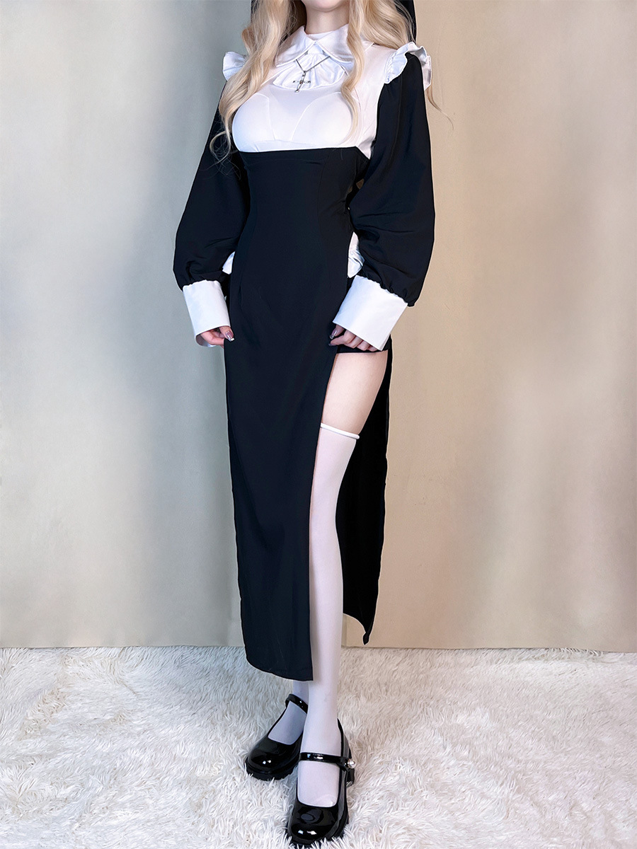 Costume noir + bas blancs
