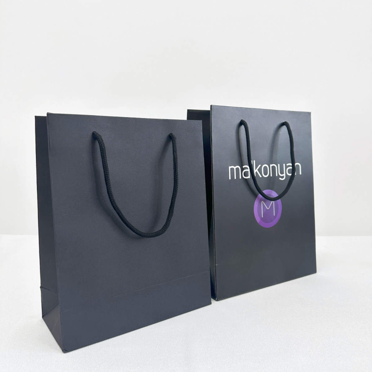 Sac en papier cartonné personnalisé avec poignée en coton