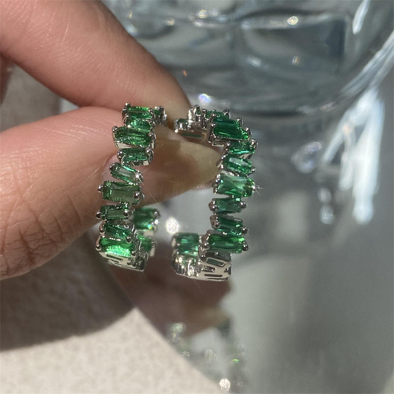 สีเขียว