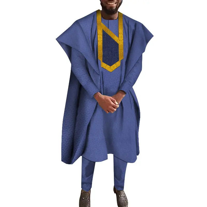 Un set di 3 pezzi di abbigliamento africano tradizionale africano stampato per abiti da uomo. Camicie e pantaloni
